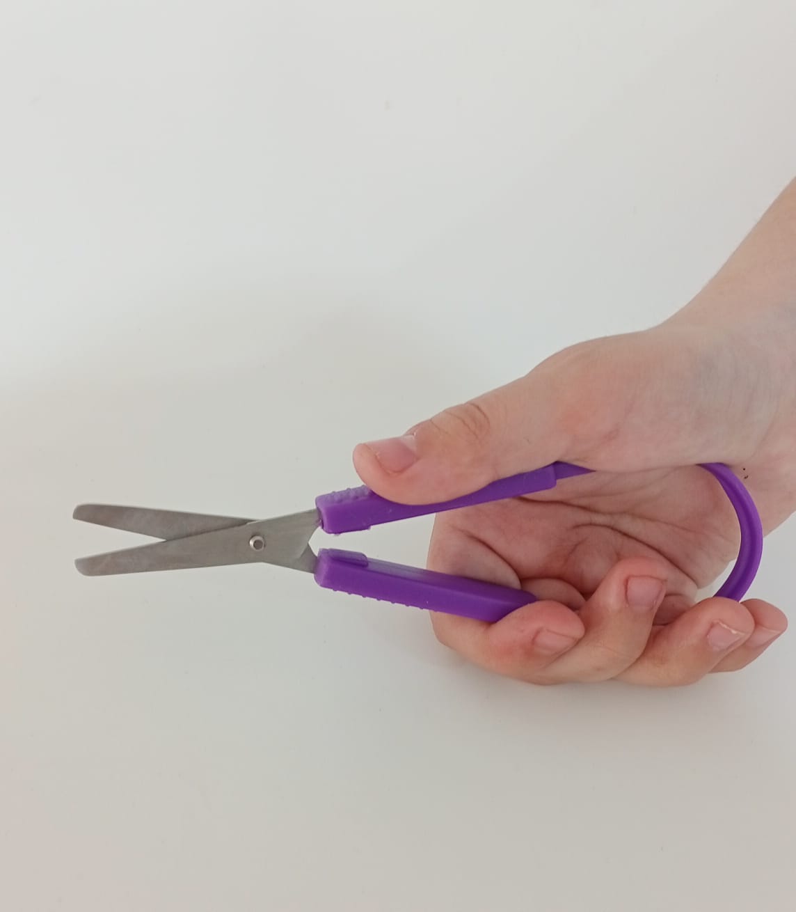 Tijeras Elásticas Auto Abiertas de Punta Redondeada