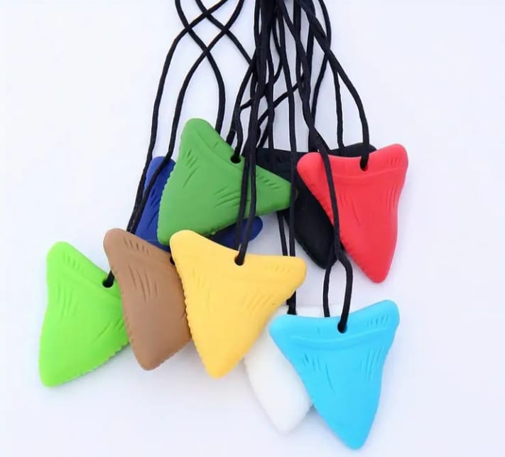 Colgante para Morder Diente de Tiburón